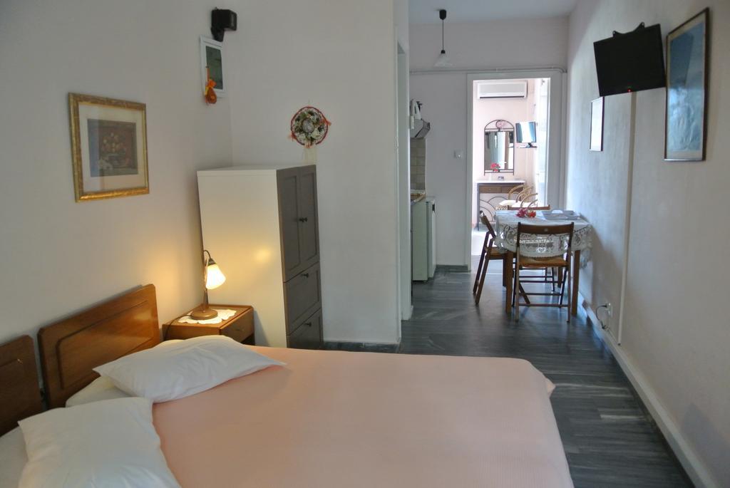 Meltemi Aparthotel Batsíon Exterior photo